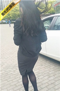 条纹连衣包臀短裙黑丝高跟长发美眉OL[283M/MP4]