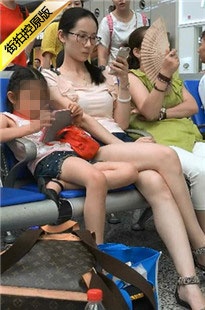 从头到脚挡不住的精致感觉，一双玉足毫不妥协[431M]