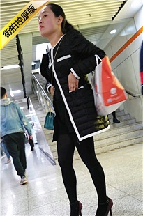 地铁等车的黑丝紫高跟性感MT成熟MM[459M/MP4]