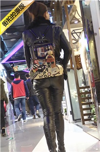 4K-商场跟拍黑色紧身皮裤翘臀美眉[1003M/MP4]