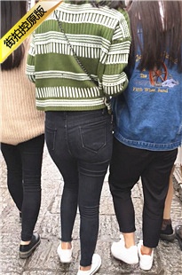 跟拍四个逛街的年轻美眉[226M/MOV]