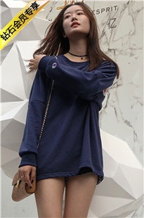 4K-深蓝色T恤皮靴长腿街拍美女在自拍DJ312[1.36G]