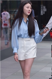 白白净净的大腿3A2480[1.3G]