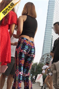 4K超清视频！高挑紧身花裤[MP4/500MB]