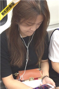 【醉爱作品】街拍长腿高跟MM [139M/MOV]