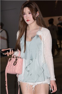 热裤大白腿美女3A8058[2.82G]