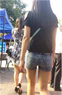 超市性感牛仔热裤MM[145M/MOV]