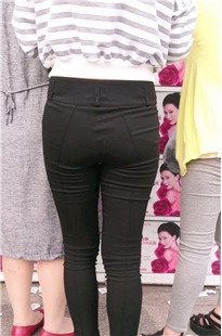 极品长发翘臀紧身裤MM身材真赞[501M/MP4]