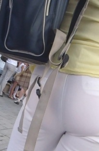 陪孩子画画的白裤熟女[168M/MP4]