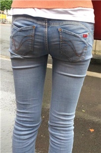 公交站勒沟小蓝牛[577M/MOV]