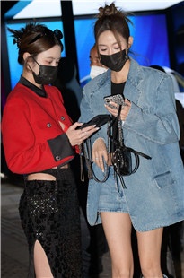 【上海时装周】牛仔短裙美女3A4976[1.91G]