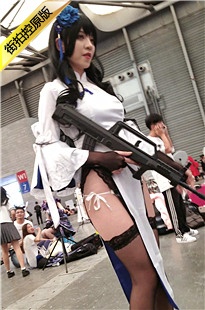 4K-白色高叉旗袍街拍黑丝cosplay美女[513M/MP4]