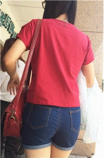 长腿牛仔热裤红衣小妹[141M/MOV]