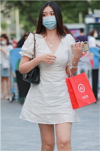 白裙美眉3A2220[546M]