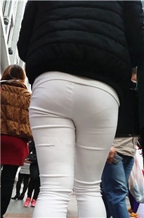 白裤丰臀MM [404M/MP4]