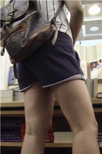 书店买书的运动热裤小妹[267M/MTS]