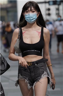 小姐姐的长腿热裤 太吸睛了3A2027[1.26G]