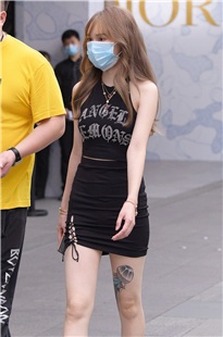 性感低胸的美女3A2044[1.22G]