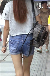 热裤美女模特身材，笔直MT[237M/MP4]