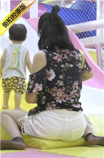 4K-年轻美妇的黑丝底当然是娇嫩顺滑[2.94G/MP4]