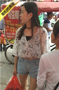 长的还不错的热裤高跟美女[526M/MOV]