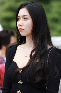 清秀美腿女生3A5909[1.52G]