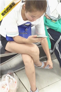 【醉爱作品】漂亮凉鞋MM挠美足[258M/MOV]