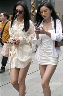 两位大长腿高跟小姐姐太美了3A535[1.59G]