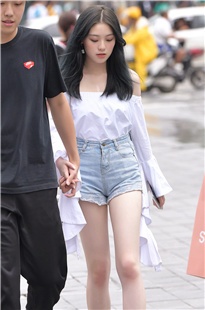 长的又漂亮，热裤，大白腿，爱了3A3071[208M]
