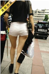 月牙微路性感诱惑你[MP4/569MB]