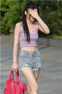 背美腿热裤小姐姐3A7056[1.82G]