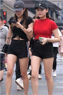 倆闺蜜，我偏爱红衣大白腿3A2868[724M]