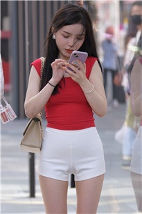白皙美腿热裤女孩3A7196[2.89G]