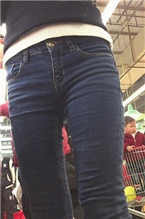 此女身材没得说[1.21G/MOV]