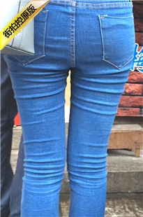 极品蓝牛宽臀妹子你男朋友能满足你吗[670M/MOV]