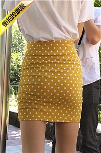 等公交车的黄色紧绷短裙极品好身材肉丝美眉[349M/MOV]