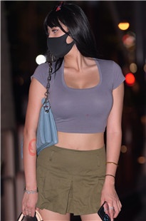 夜未央，长腿百褶裙美女3A9051[3.19G]