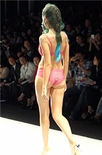 性感丁字裤勒沟[939M/AVI]