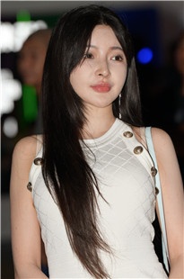 时装周-白皙美腿美女3A7957[3.24G]