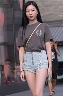 笔直热裤大长腿女孩3A3618[1.51G]