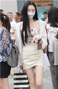 白皙美腿的御姐3A6317[1.82G]