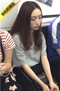 【醉爱作品】街拍肉丝大长腿MM [145M/MOV]