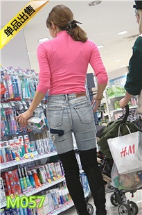 4K-商场跟拍蓝色紧绷牛仔裤翘臀高挑身材美女M057[2.3G]