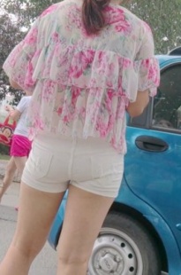 颇有姿色的减肥小店老板娘[559M/MP4]