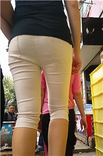 高挑紧身白裤一枚[115M/MP4]