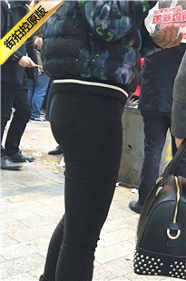 极品黑色紧身裤美眉[1.19G/MOV]
