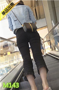 4K-街拍两个黑色紧身牛仔裤长腿翘臀美女M143[878M]
