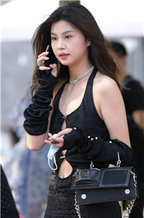 高挑性感靓丽美女3A4515[3.24G]