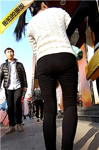 白毛衣紧身黑裤小妹[180M/MP4]