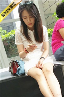 4K-蕾丝白衬衫大长腿极品美女[828M/MP4]